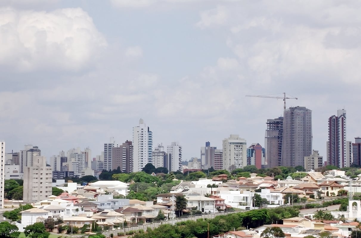 Vista panorâmica de Jundiaí com Serra do Japi