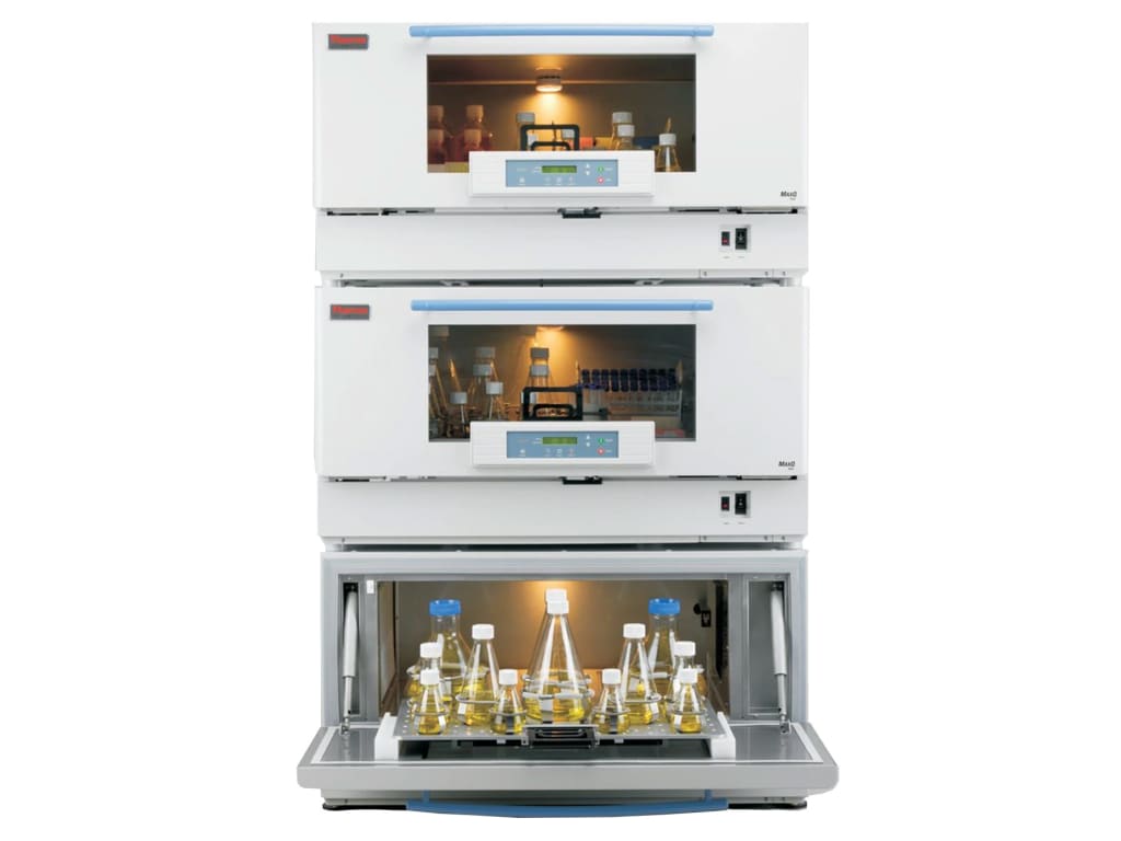 Thermo Fisher MaxQ 8000 Incubated/Refrigerated Stackable Shaker