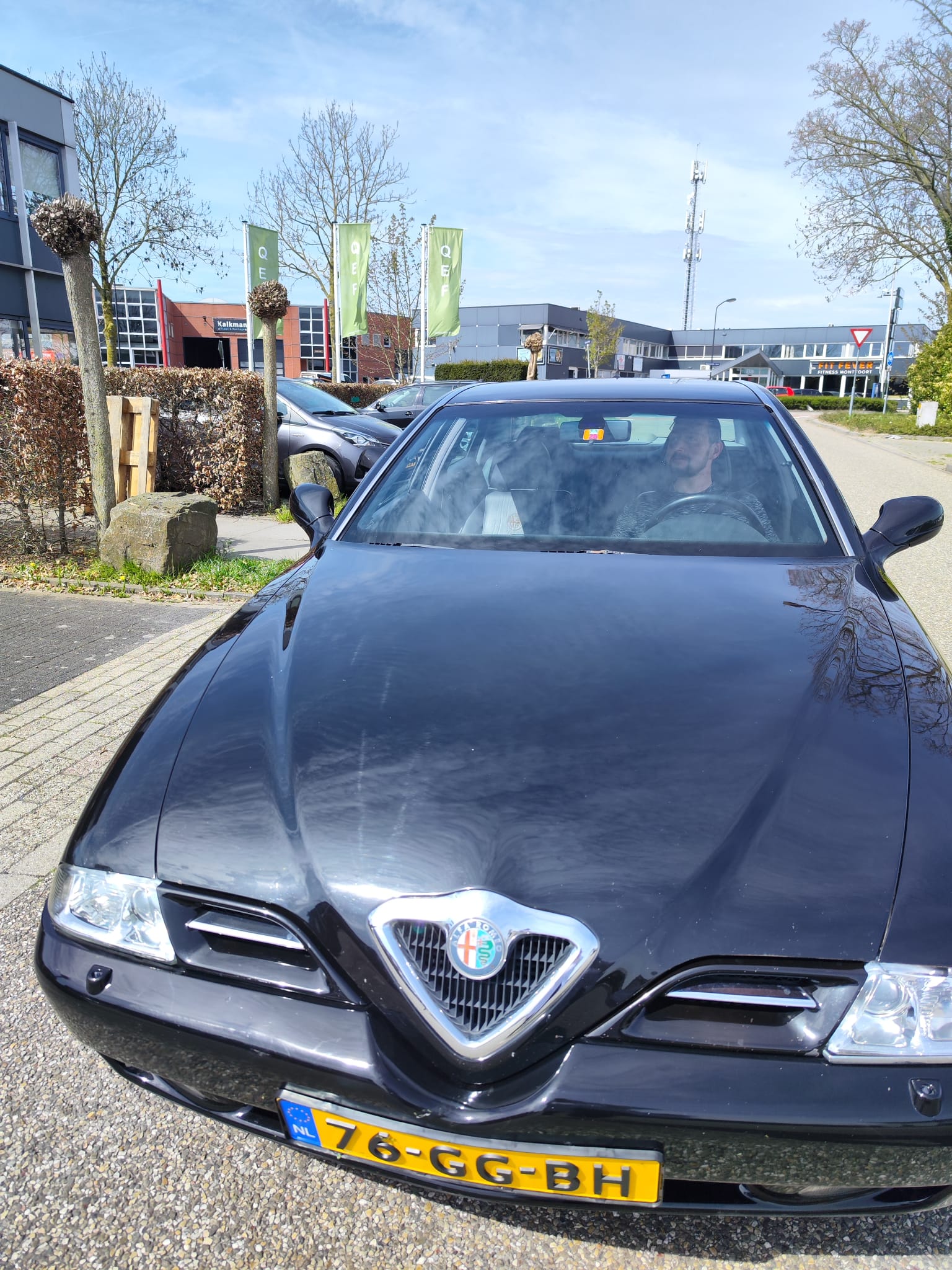 Front view of Luc's black Alfa Romeo 166 Busso