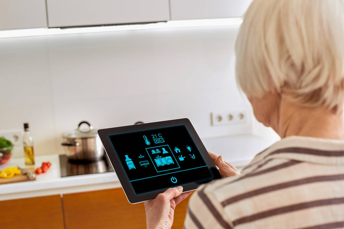 Smart Home Technology for Seniors in 2025: A Complete Guide to Aging in Place Safely in Los Angeles - Technology & Innovation guide | All Seniors Foundation