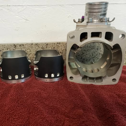 Custom Wossner 100 mm pistons for a PSI 1800 triple