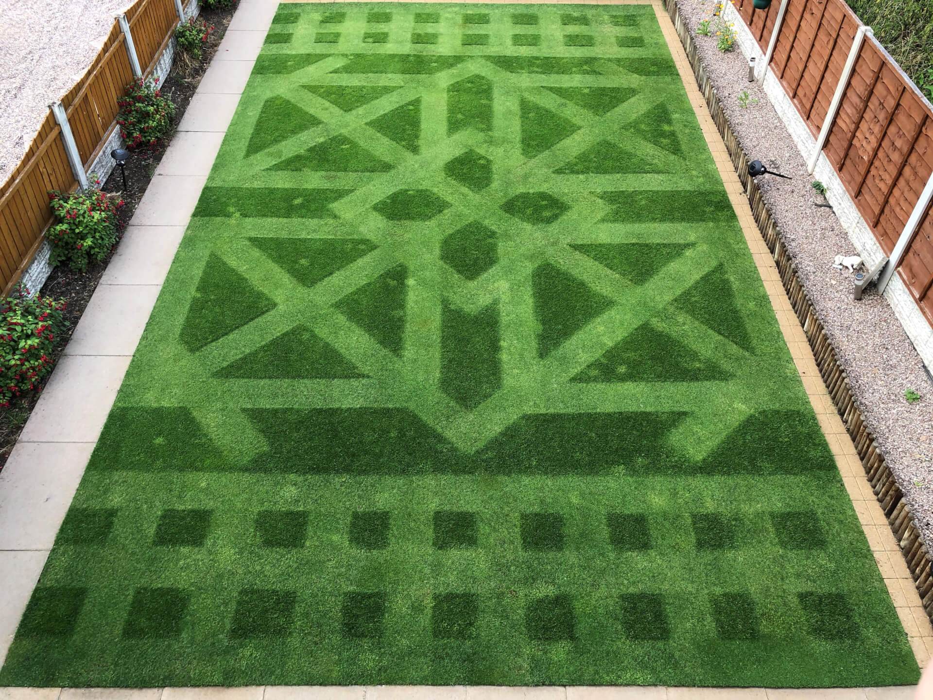 Perfectly striped lawn patterns