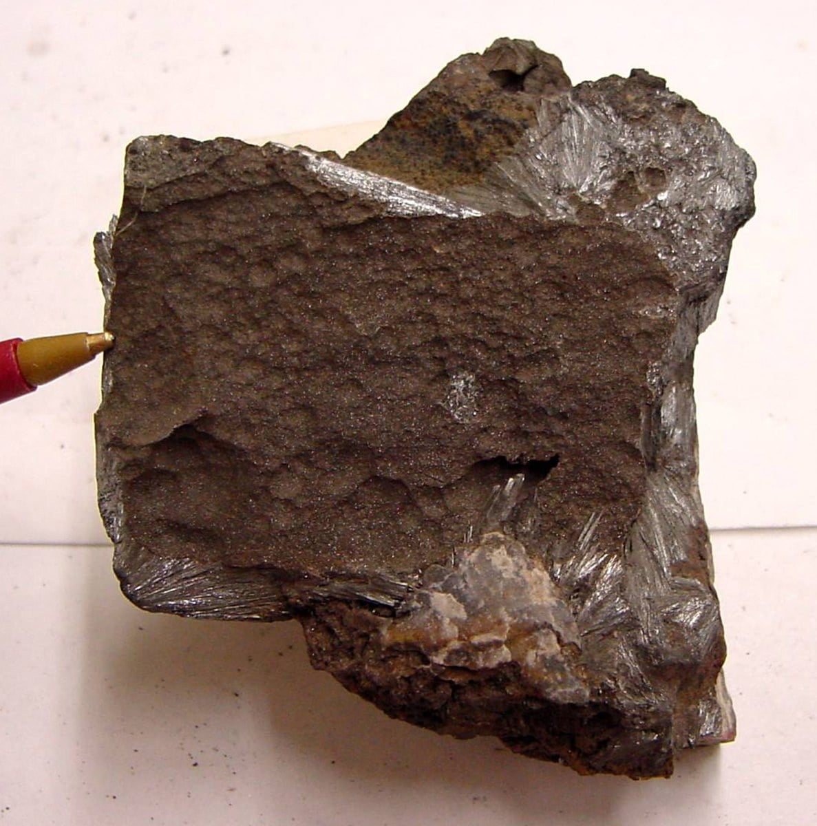 Dark manganese ore