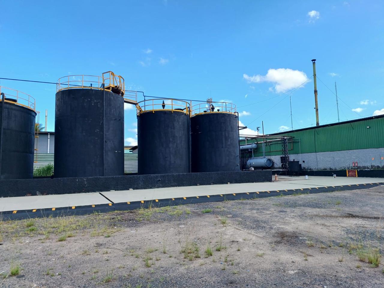 Área de tancagem industrial