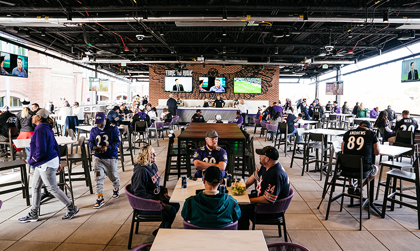 Under Armour Landing fan space