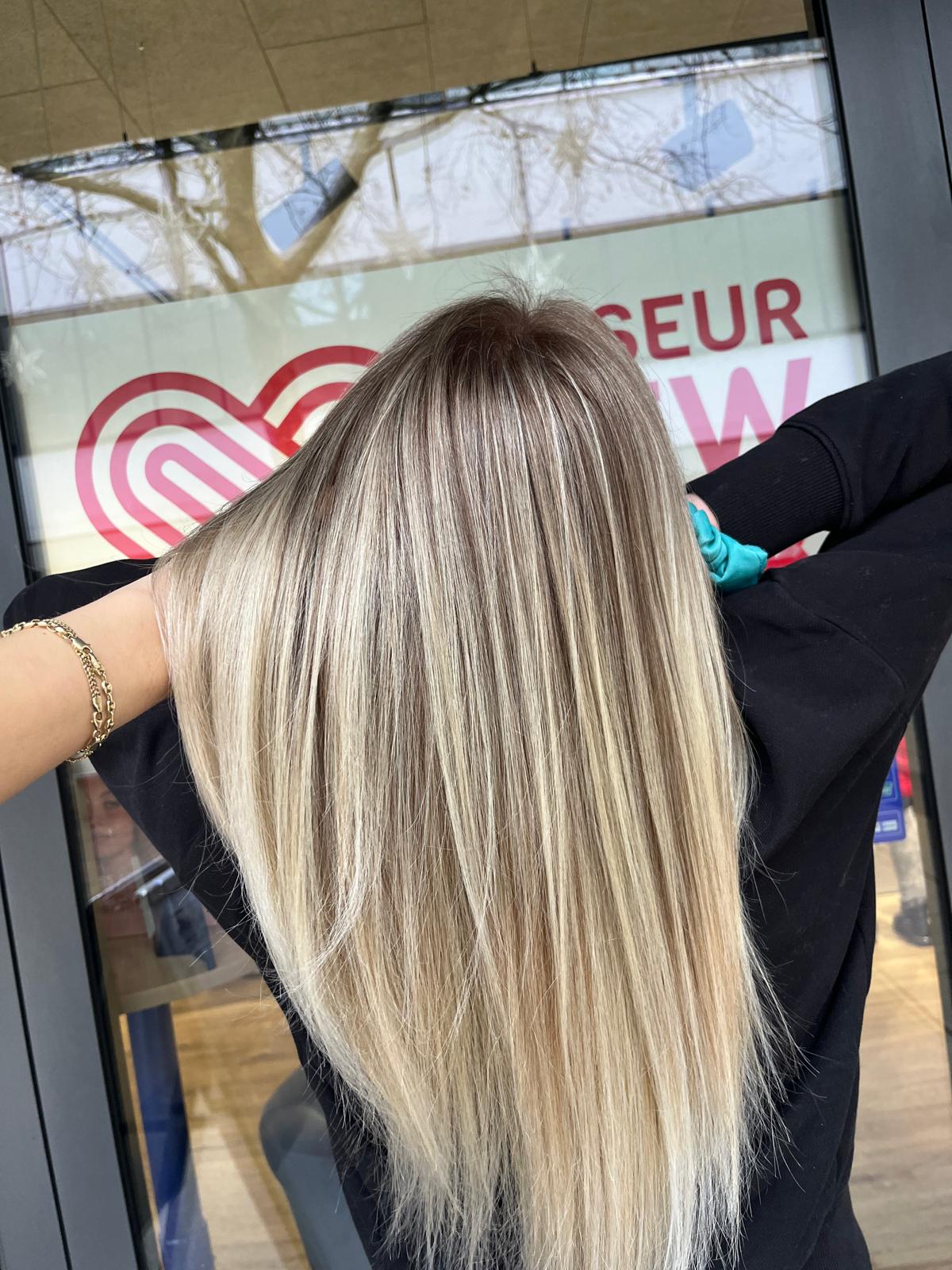 Platinum Blond Finish – Friseur New Look Singen