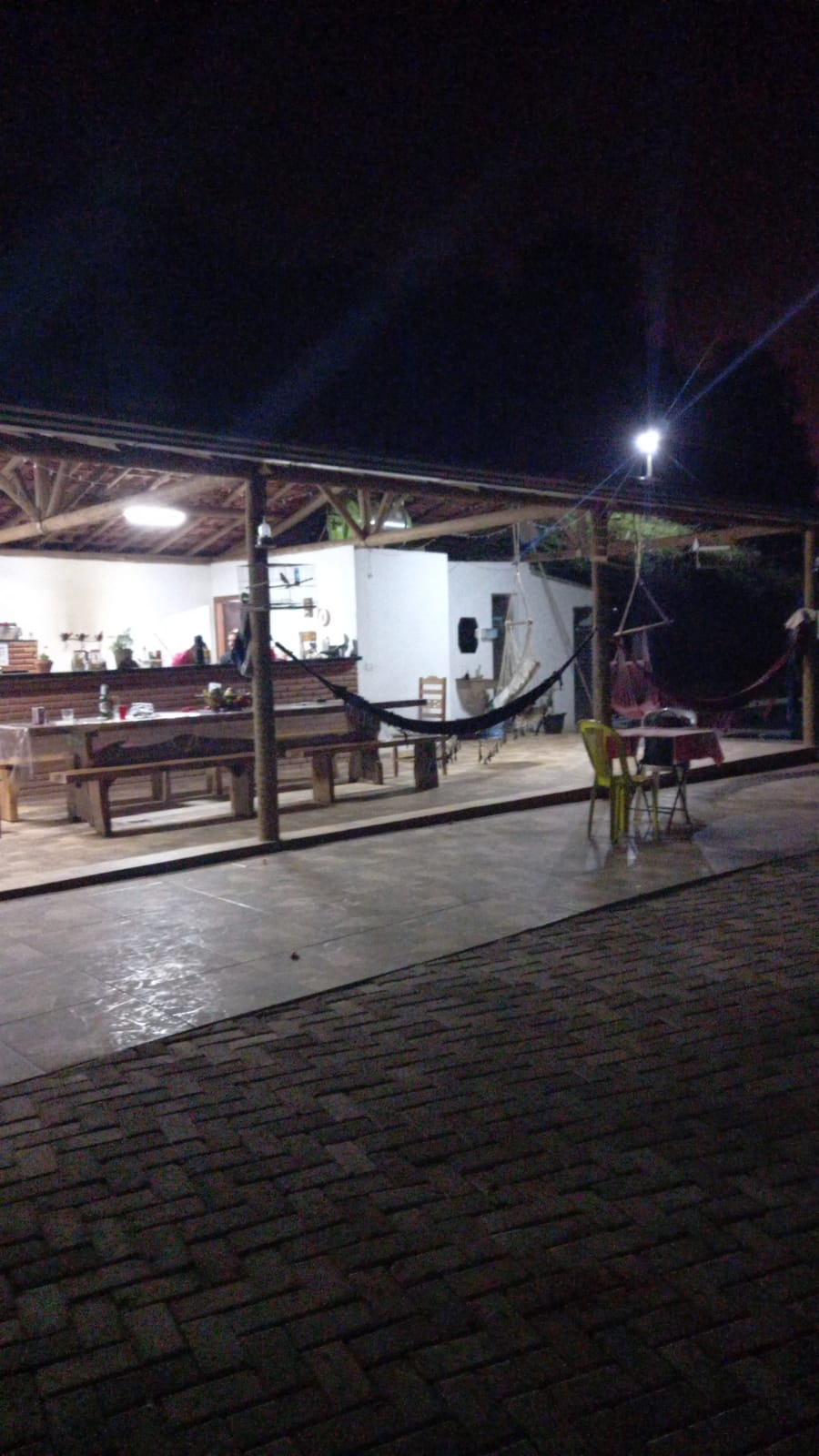 Área externa noturna do Sítio Recanto da Limeira