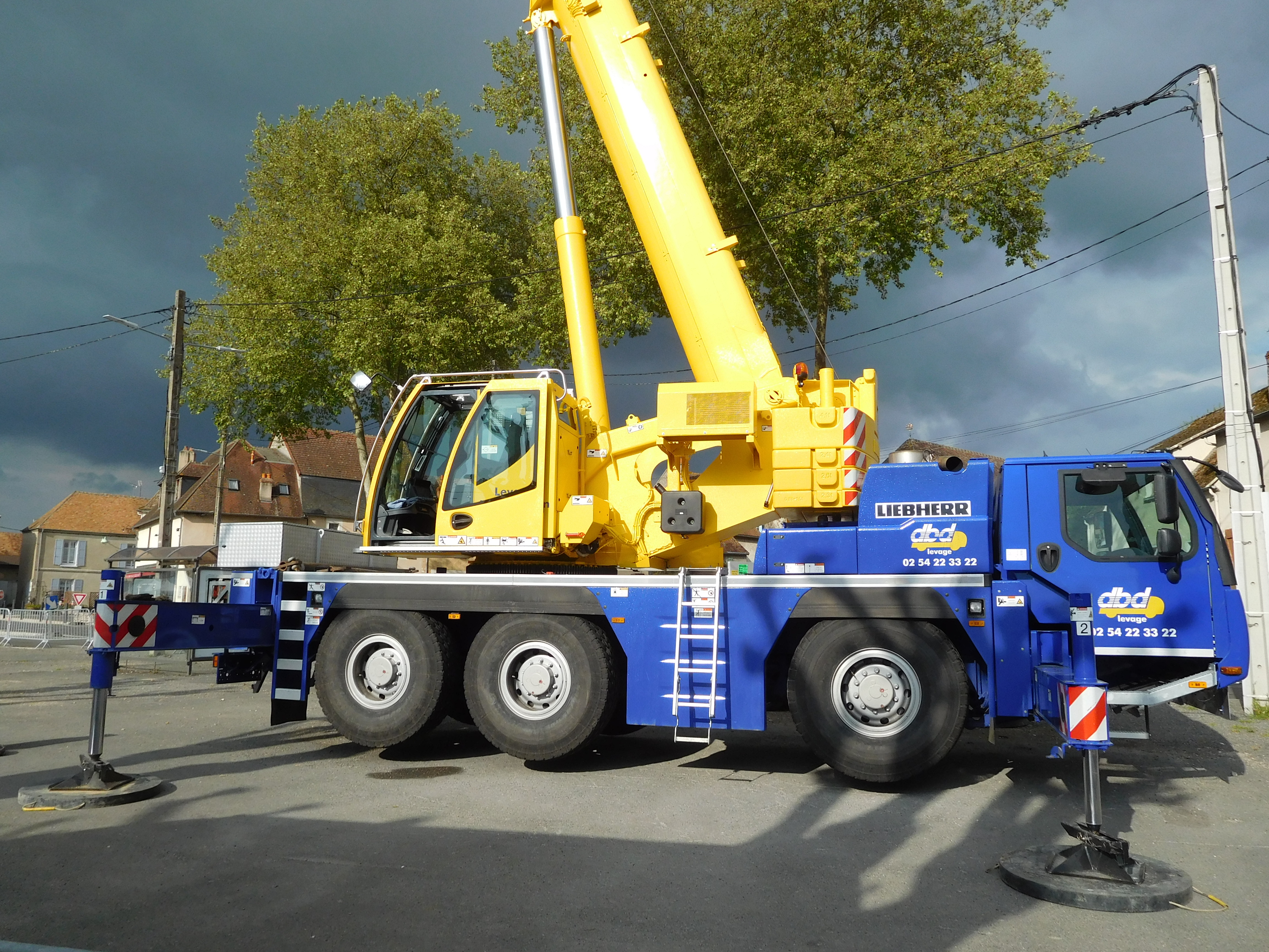 2019 Liebherr LTM 1055-3.2 Mobile Crane - Photo 2