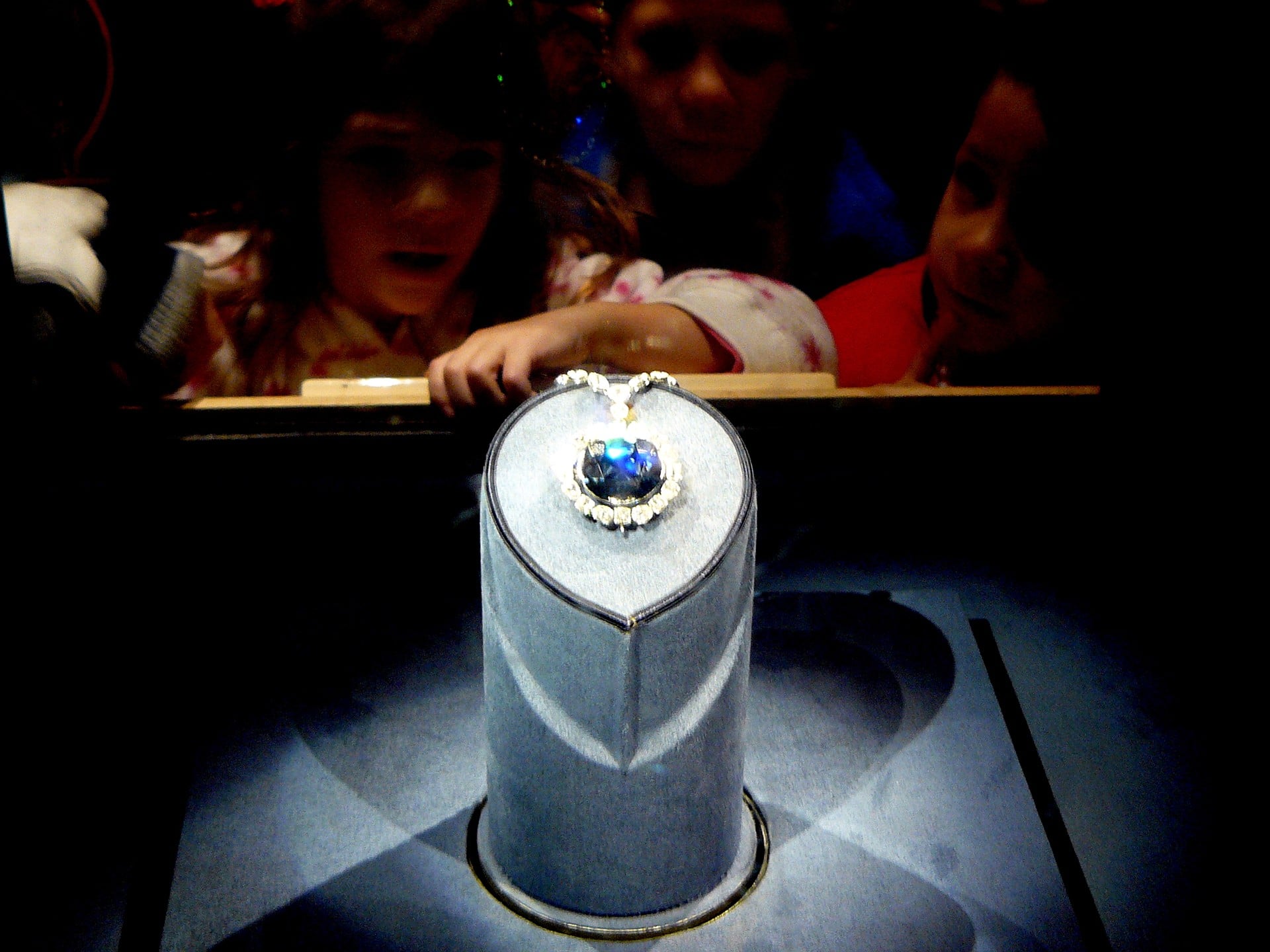 The deep blue Hope Diamond necklace