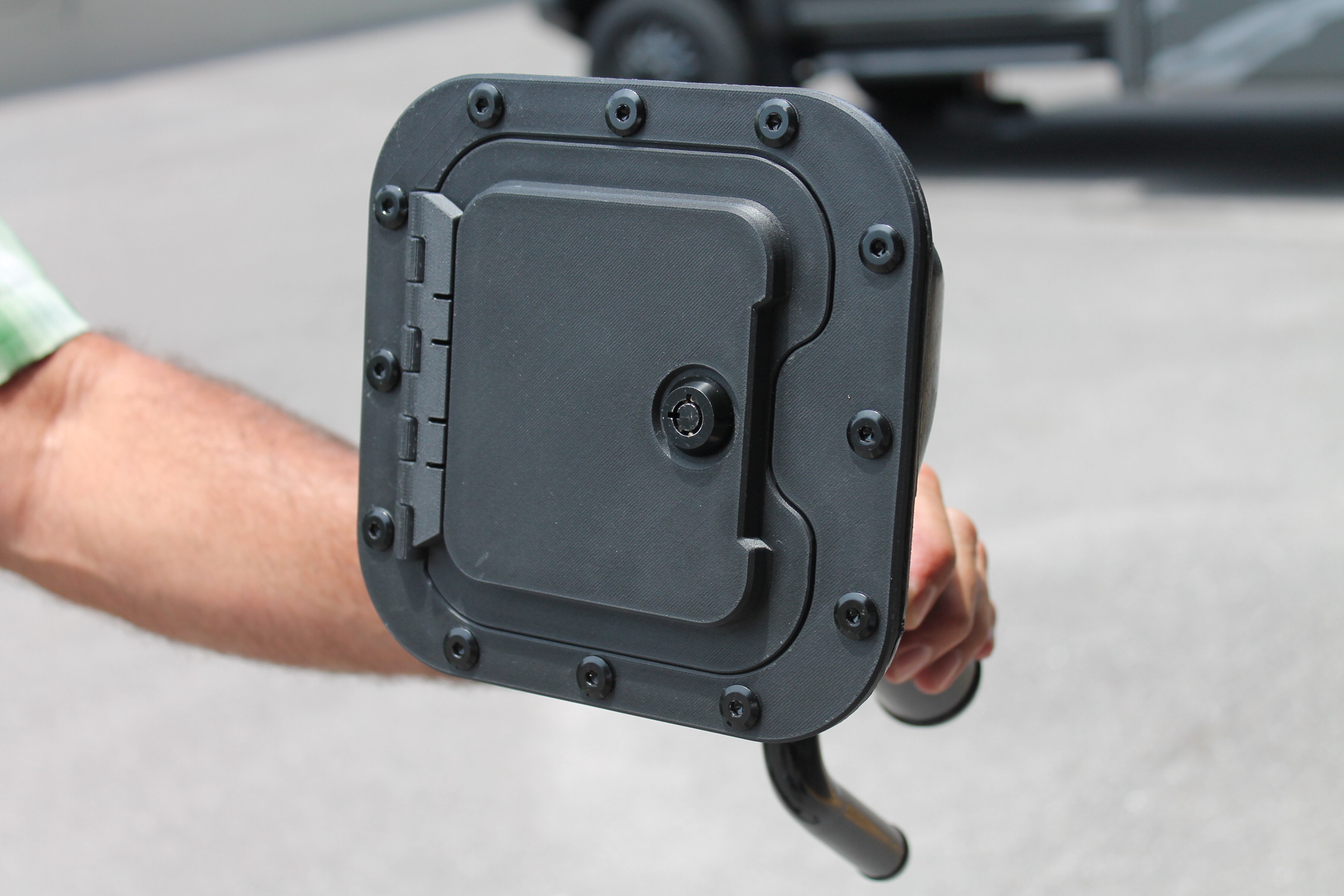 Installed on vehicle — closed, straight-on angle