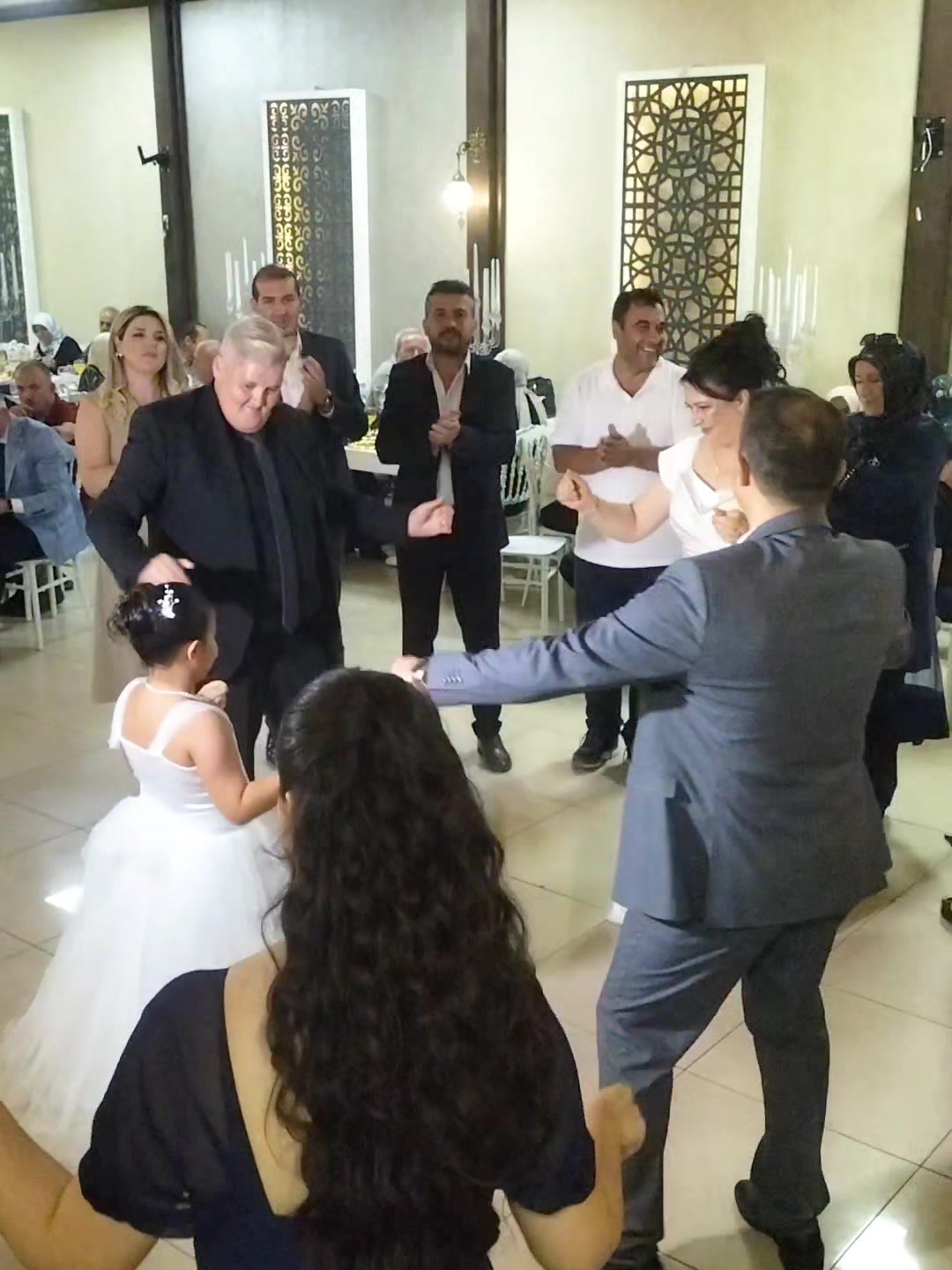 Gelin ve damat dansı