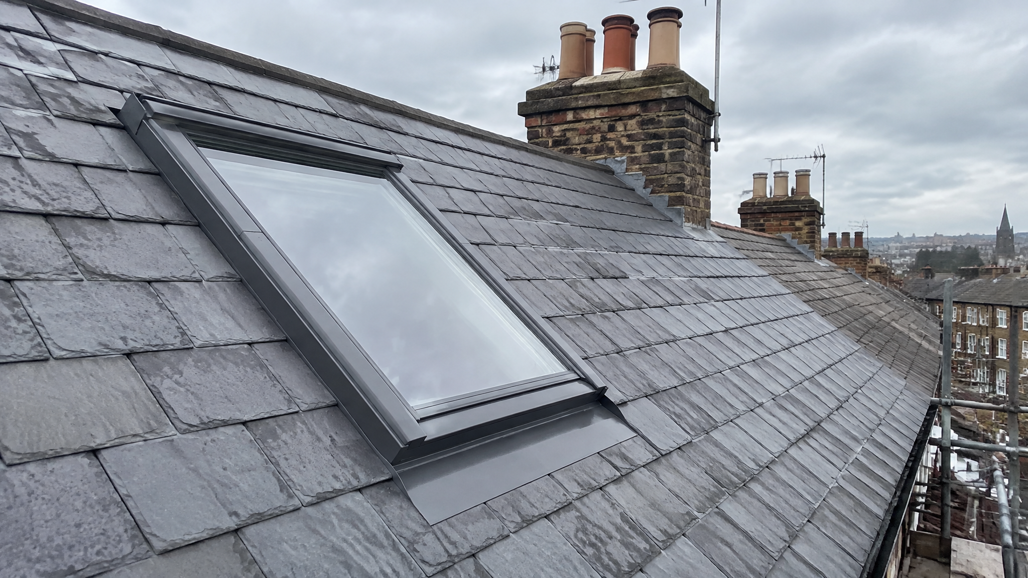 Roof window installed in UK slate roof