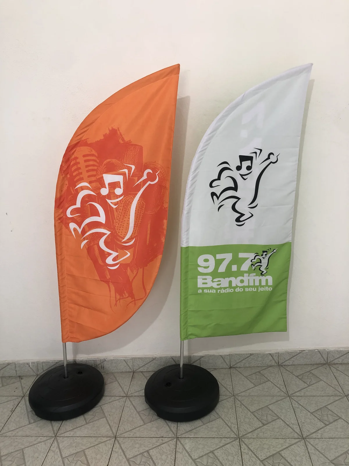 Windbanner publicitário - Modelo 11