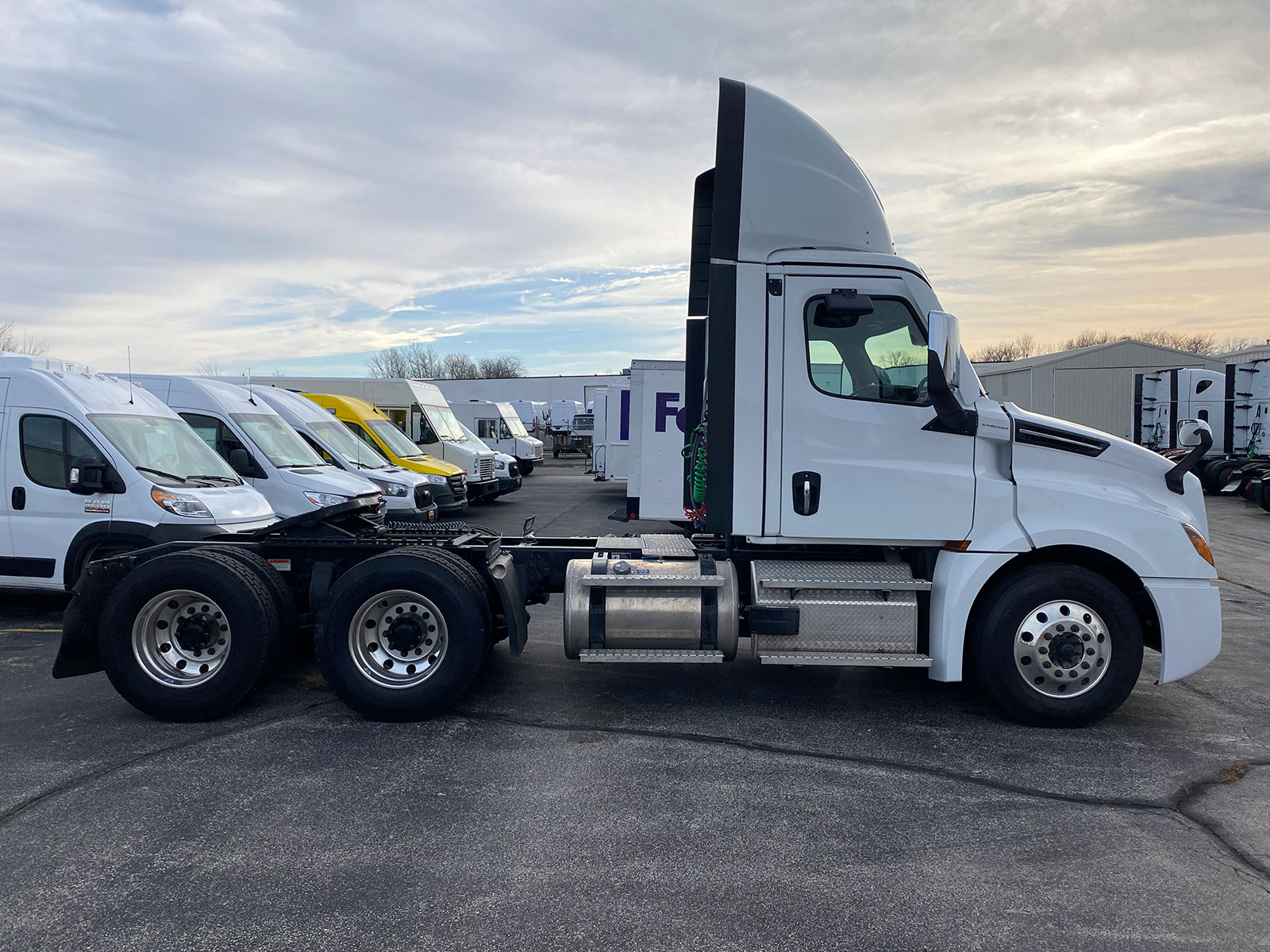 2021 Freightliner Cascadia - Photo 3
