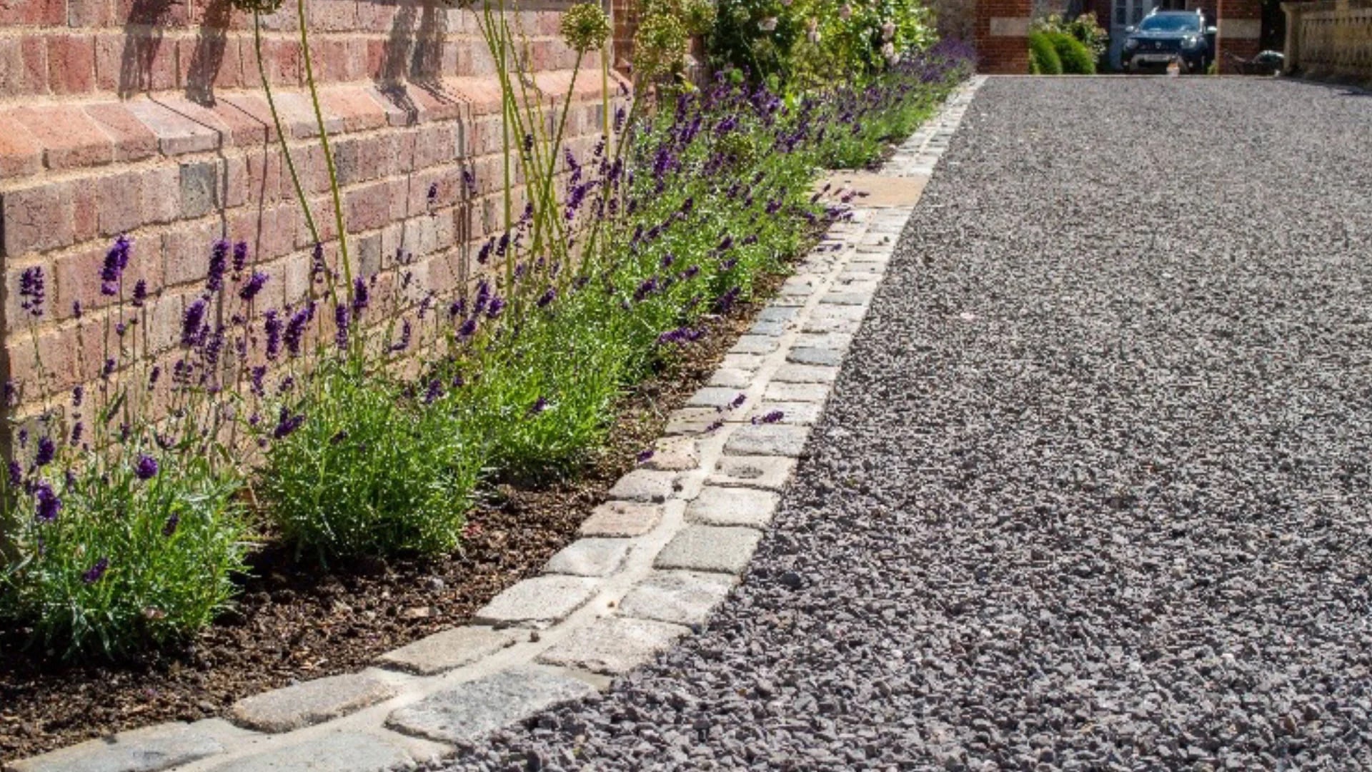 Gravel driveway with edging – Bolton