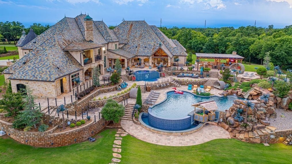 Grand Estate in The Hamptons