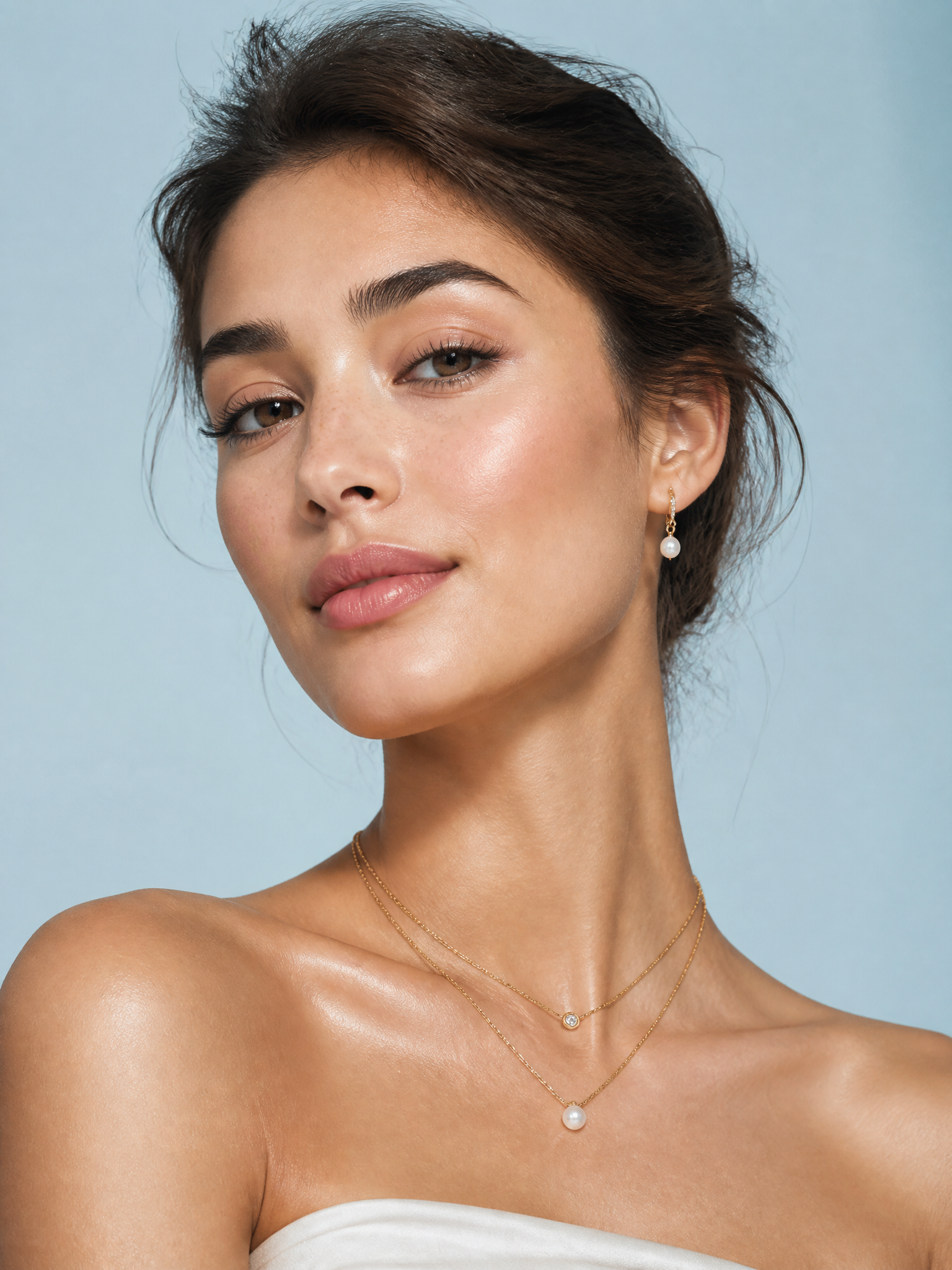 A woman wearing Platero jewelry