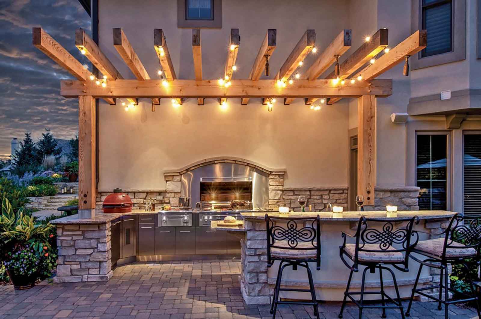 The Ultimate Guide to Florida-Friendly Outdoor Living: Lighting, Electrical Safety & Comfort