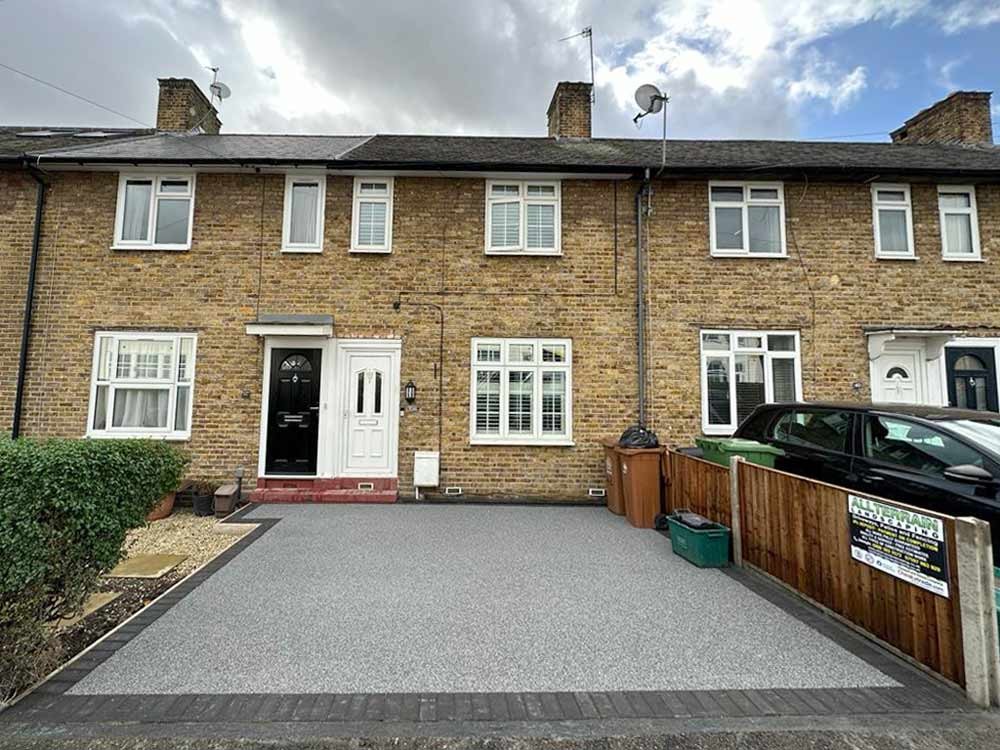 Resin bound driveway in natural tones