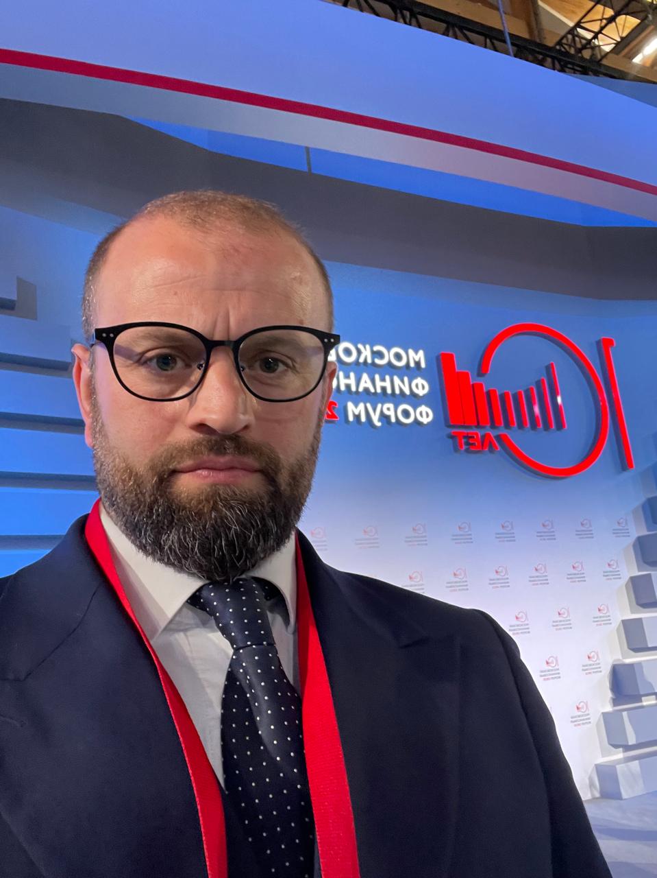 Выступление на сцене