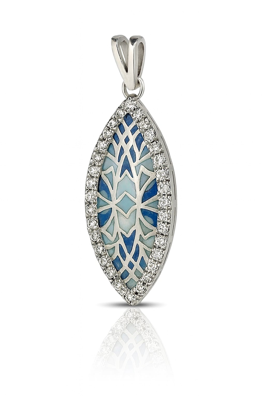 What Survives the Prompt: Marquise of the Veiled Garden