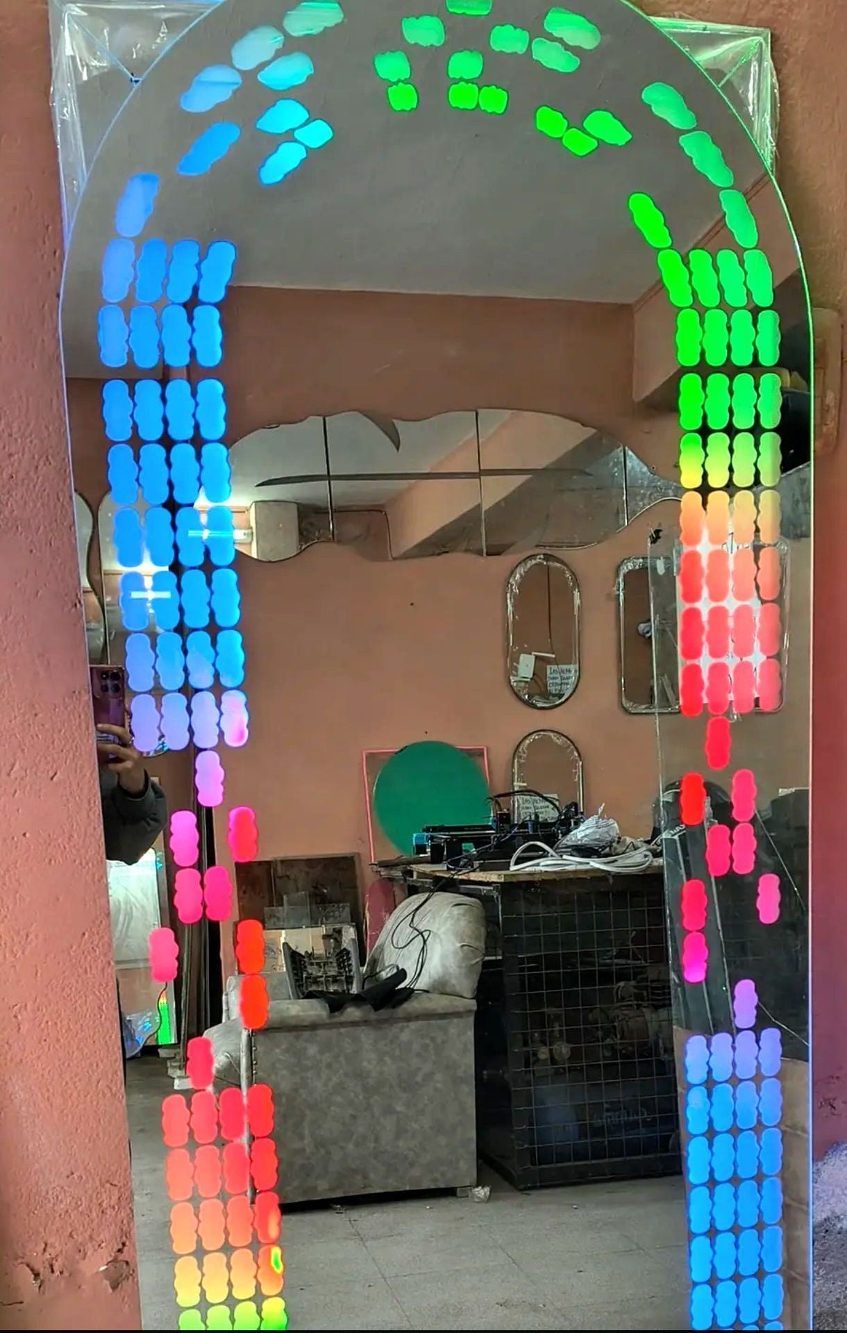 Espejo arco con luces multicolor RGB - LuminaCrystal