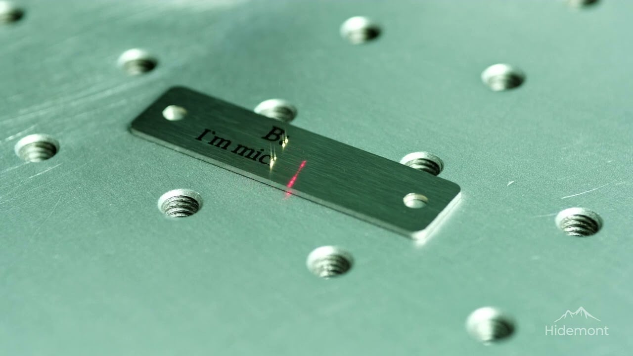 Grabado láser detallado en metal