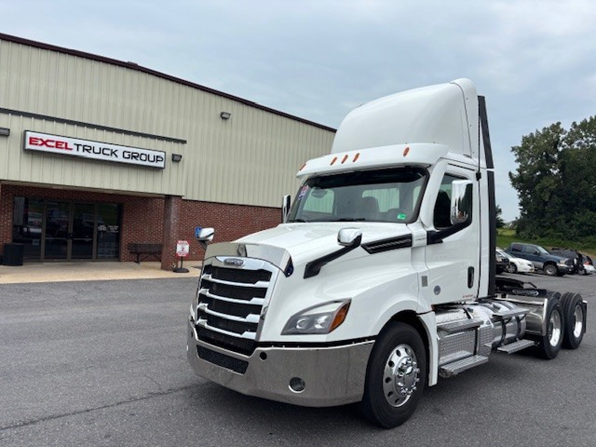 2021 Freightliner Cascadia - Photo 2