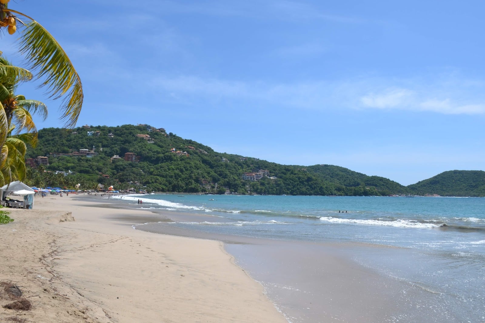 Playa La Ropa beach in Zihuatanejo