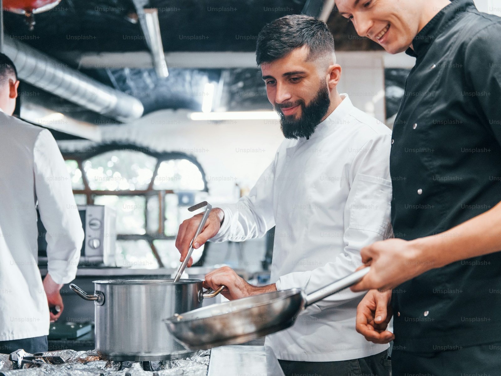 Equipe de cozinha profissional