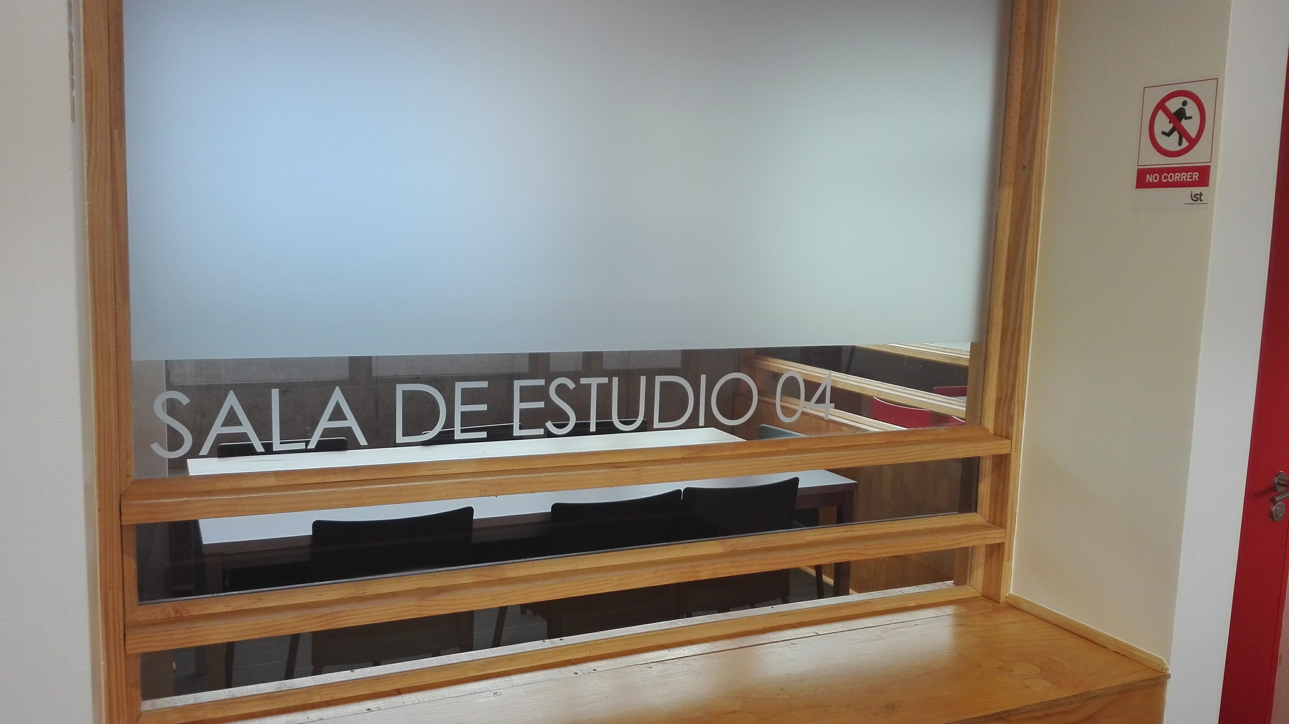 Biblioteca y Oficinas