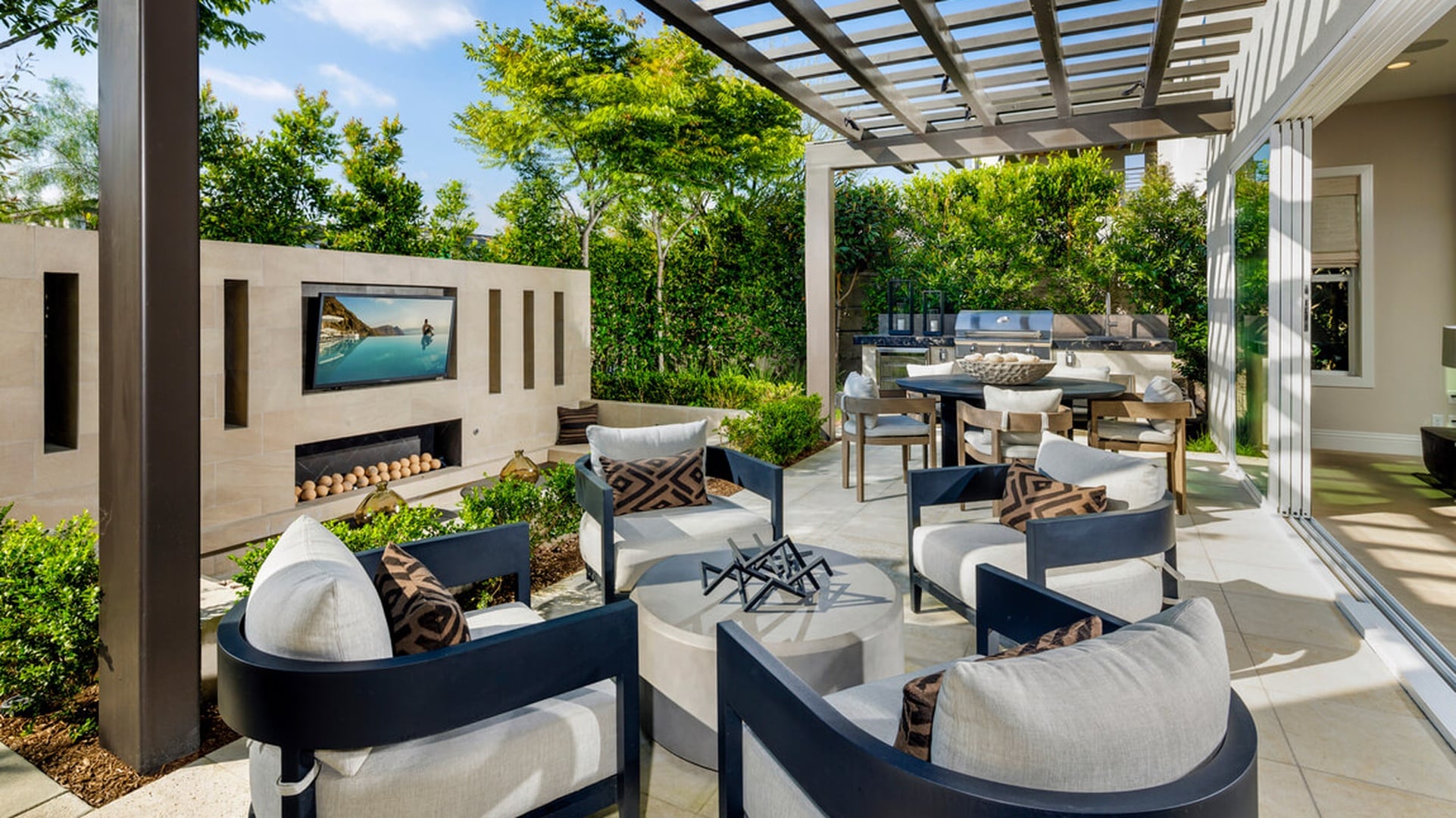 Luxury Outdoor Retreat