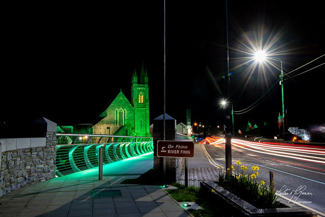 The bridge connecting Ballybofey and Stranorlar illuminated at night