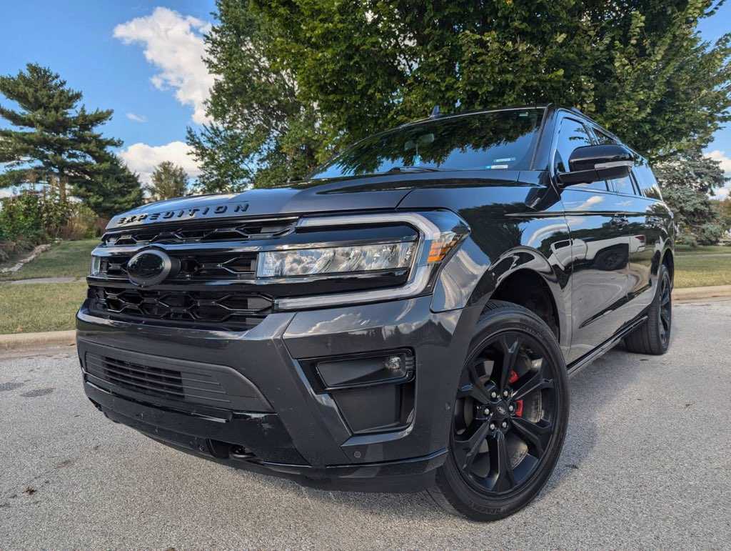 Ford Expedition - Front