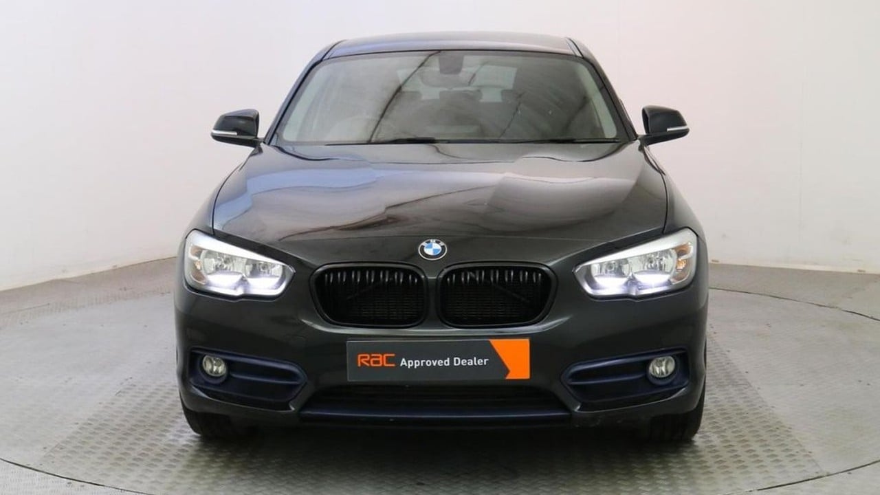 BMW 1 Series 116d Sport photo 1