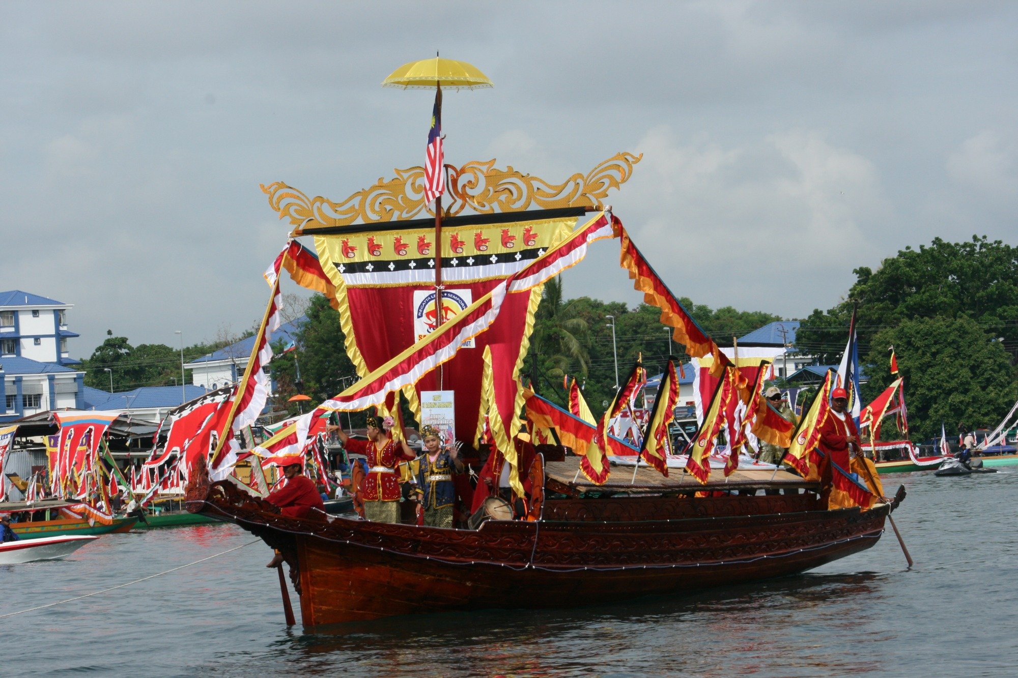 Bot Tradisional Lepa-Lepa