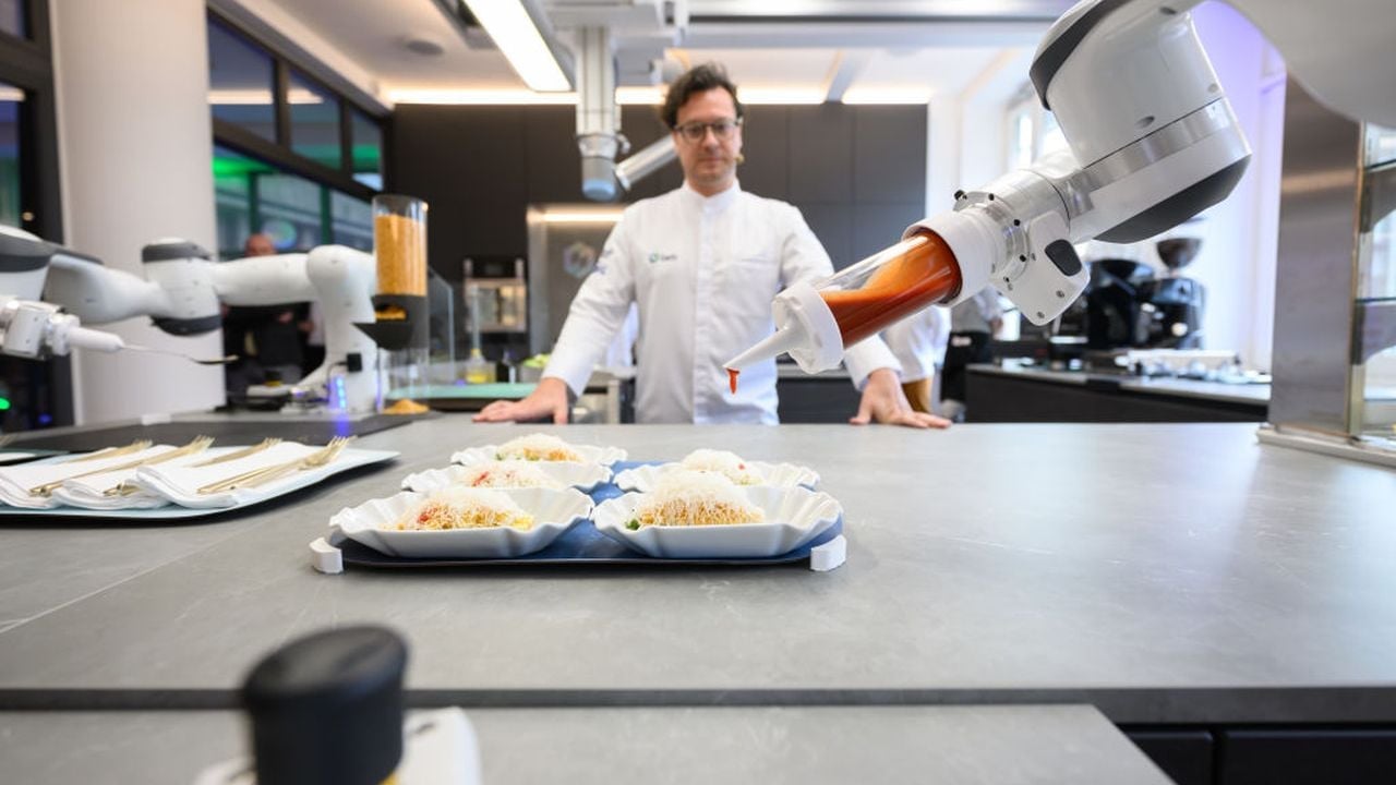Smart technology network showcasing kitchen robotics integration