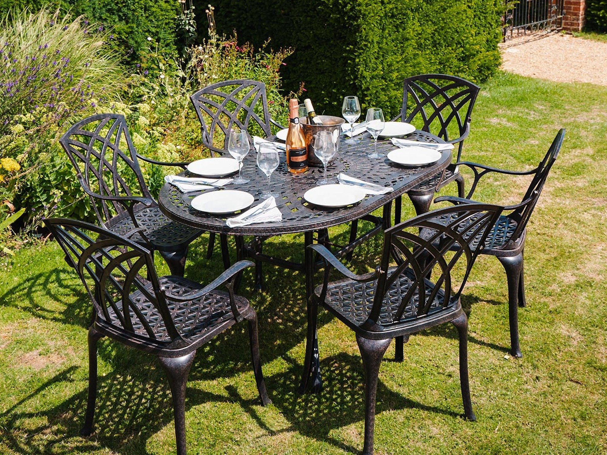 Patio dining area with quality paving