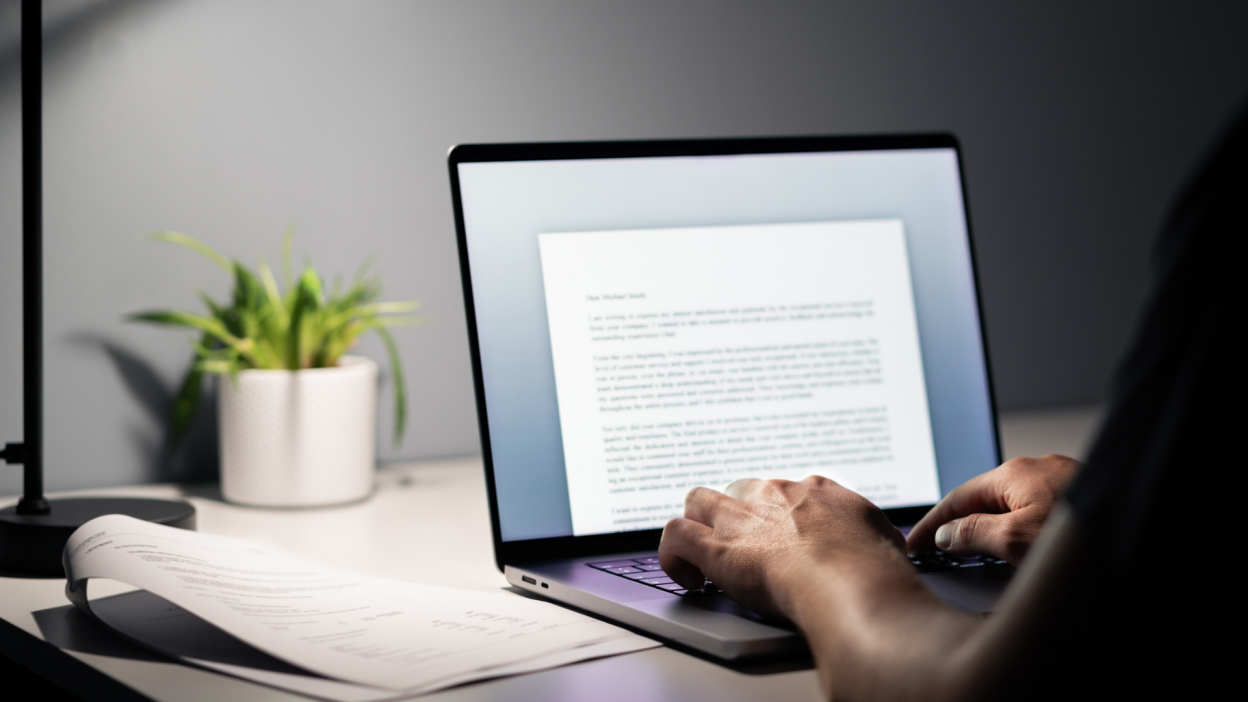 Las 8 mejores herramientas de IA para escribir textos profesionales