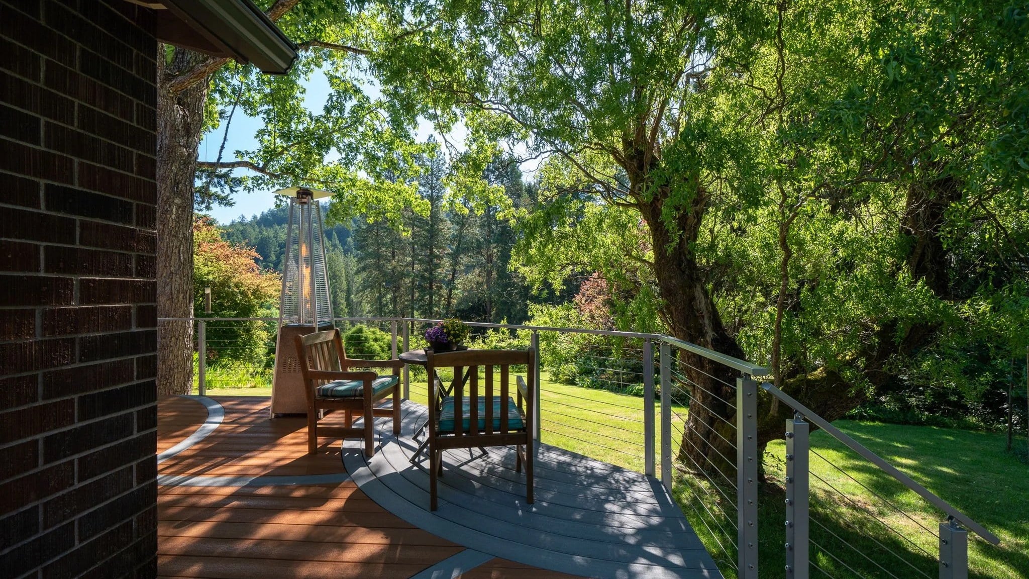 Beautiful custom-built deck surrounded by Pacific Northwest greenery in Tacoma, Washington
